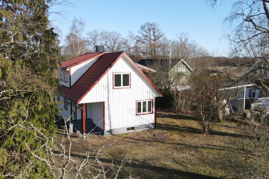 Lantlig Villa I ليونغبيهيد المظهر الخارجي الصورة